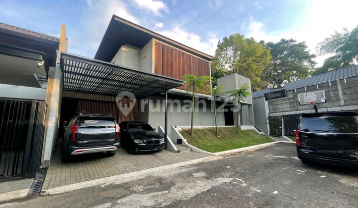 Rumah Cantik Ada Swimming Fool Siap Huni Fully Furnished 