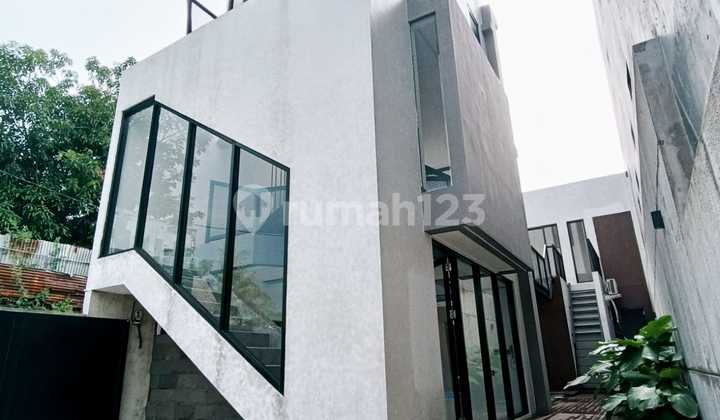 Rumah Industrial Estetik Bangunan Mandiri di Ciputat  2