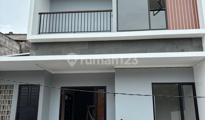 Rumah Baru Renovasi Siap Huni 2 Lantai di Graha Raya 2