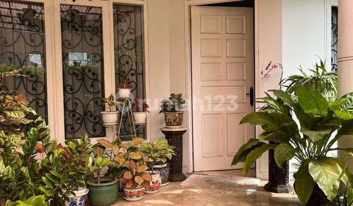 Beautiful Move-In Ready House with Private Pool in Lebak Bulus 2