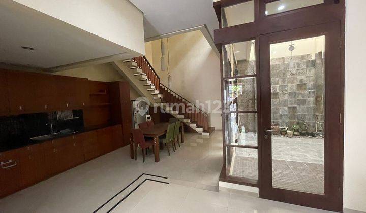 Rumah Semi Furnished Di Pondok Indah Jakarta Selatan  2