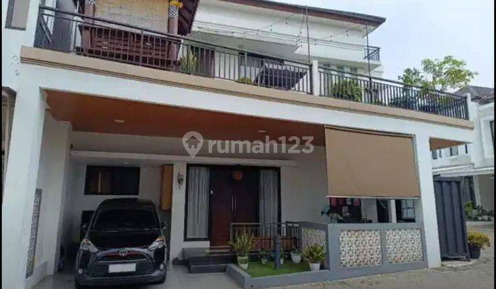 Rumah hoek full furnished siap huni dekat Pintu Tol di Ciputat 2