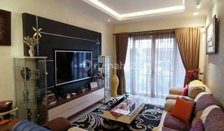 Rumah asri dan mewah full furnished dekat pintu tol bsd 2