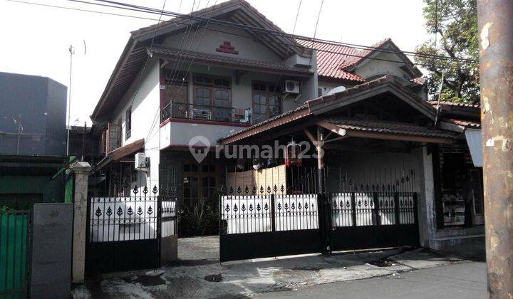 Rumah kos dengan 11 kamar lokasi strategis 1