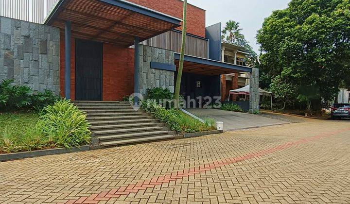 Rumah Luxury Butuh Jual Cepat Ada Kolam Renang Dekat Pintu Tol 2