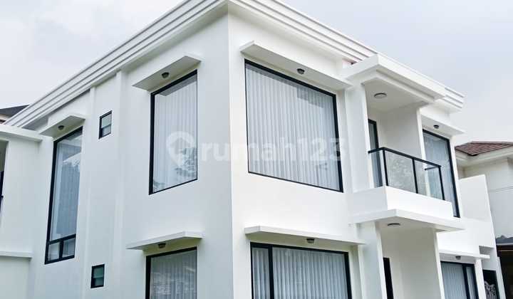 Rumah Mewah Dalam Cluster Elite Dekat Akses Tol