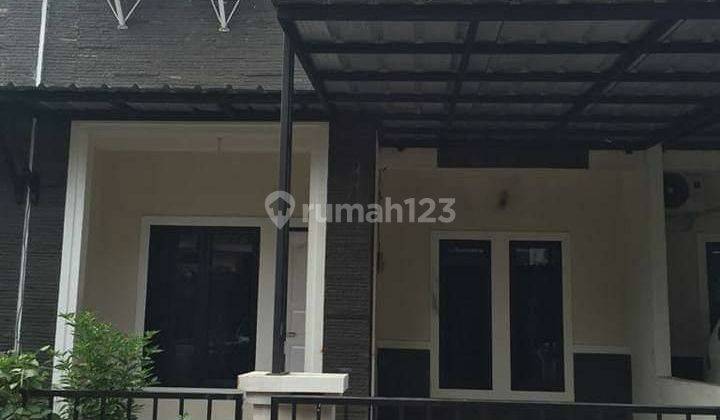 Rumah Disewa 2 Lantai Bagus Furnished Dekat Stasiun 1