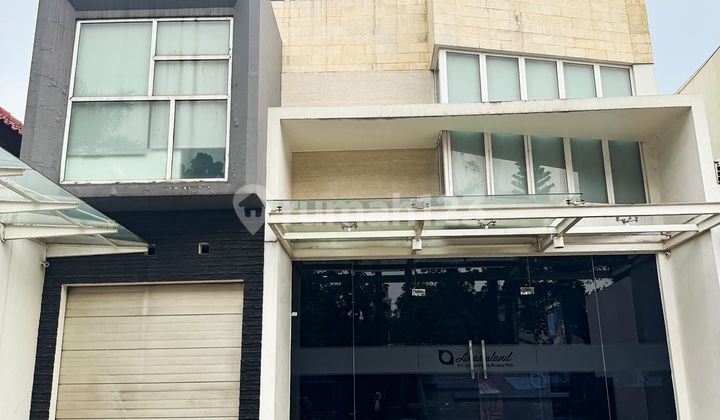 Dijual Gedung Kantor3 Lantai Siap Pakai Dekat Akses Tol 1