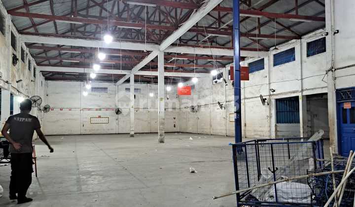 3 Warehouse Units in the City Center of Pekanbaru Ready to Use Prime Location 3 Warehouse Units in the City Center of Pekanbaru Ready to Use Prime Location