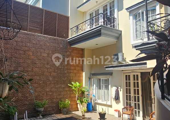 Rumah Mewah Di Gading Serpong Full Furnish + Ada Kolam Renang