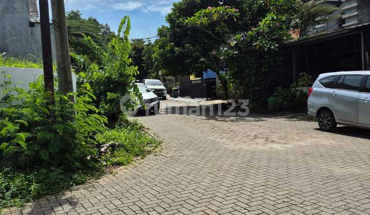 Large Land House in Pamulang Good Location Hook Position