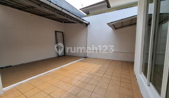 Rumah Cakep Banget Di Sutera Onyx 2 Lantai Rapih Sial Huni  2