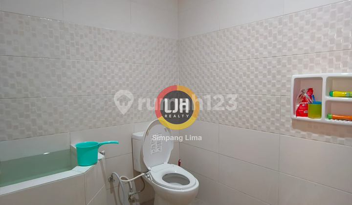 For Sale Comfortable House Ready to Live In Easy Access, Quiet Neighborhood 2
