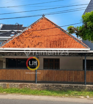 Spacious Hook House, Strategically Located in Brumbungan, Central Semarang 2