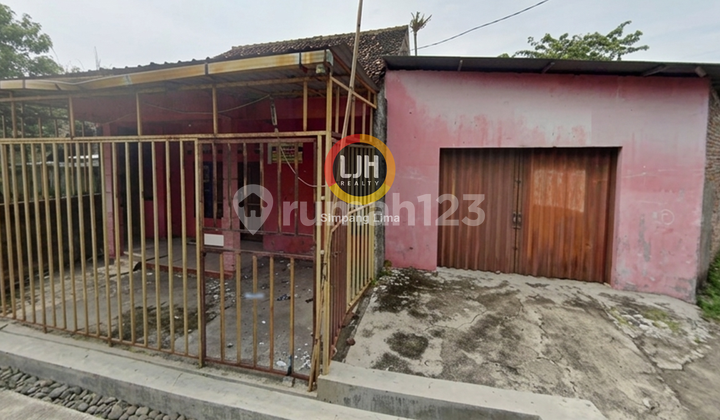 Spacious Corner House in Rejosari Genuk Semarang Near Main Road 1