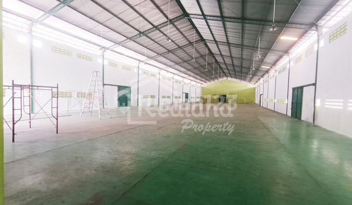 Warehouse at Jalan Gatot Subroto, Semarang City 74116 1