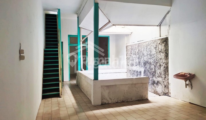 Shop House on General Sudirman, Salatiga No. 6480 Shop House on General Sudirman, Salatiga No. 6480