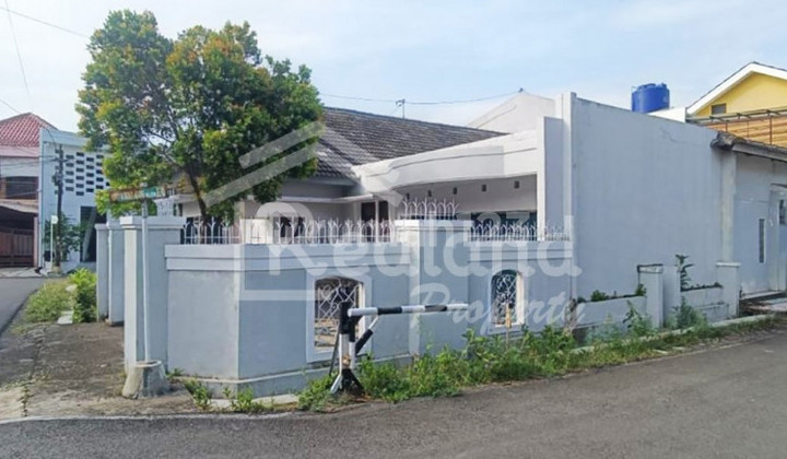 House in Banyumanik, Semarang No. 6817 2