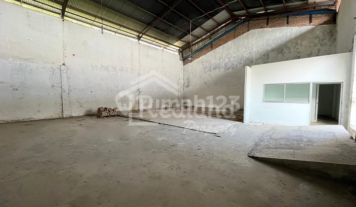 Gudang di Arteri Soekarno Hatta , Semarang ( Si Vn 7548 ) 2