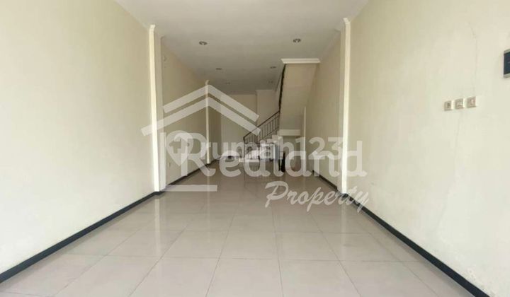 Shop house in the Ngesrep Banyumanik area, Semarang (Si 8313S) 1