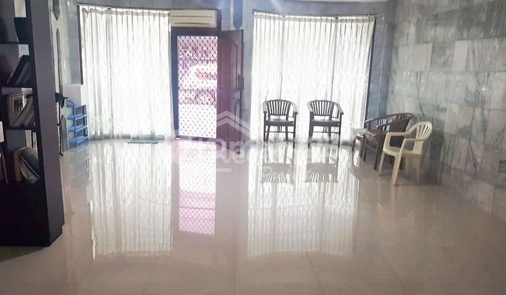 House in Kelapa Gading area, Jakarta (Si 7544) House in Kelapa Gading area, Jakarta (Si 7544)