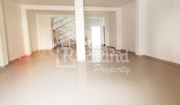 Ruko di Thamrin , Semarang ( Si 8426 )