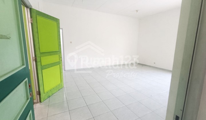 Warehouse at Jalan Gatot Subroto, Semarang City 74116 2