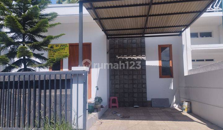 Rumah Cantik Siap Huni Jl.Villa Bandung Indah dekat Tol Cileunyi Bandung SHM 2