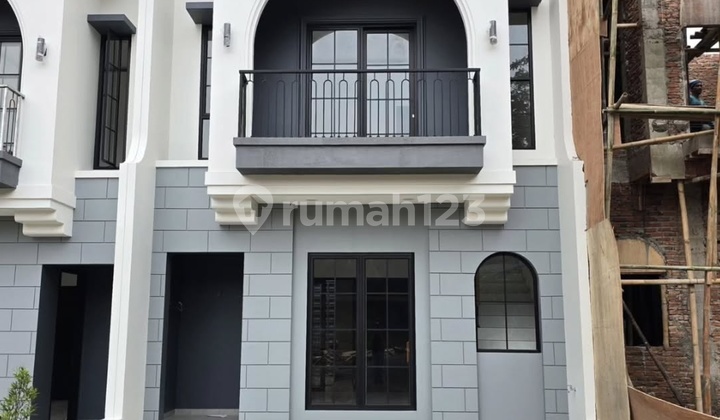 Luxury House 150 Meters from Tol Brigif Gandul Cinere