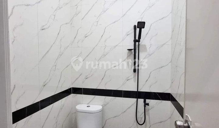 Rumah 2 lantai di jagakarsa dekat tol brigif 2