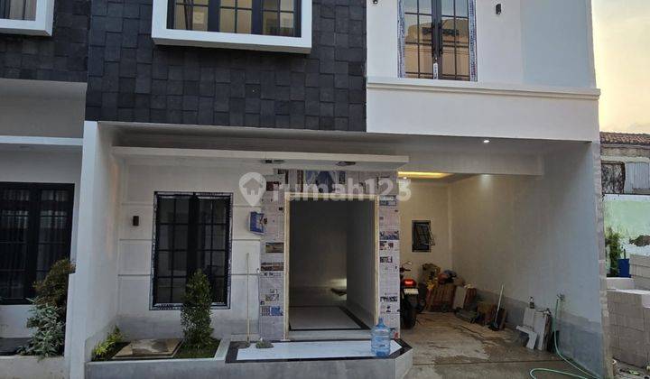 Rumah Murah Dekat Kampus Pancasila Dalam Cluster Jaksel 1