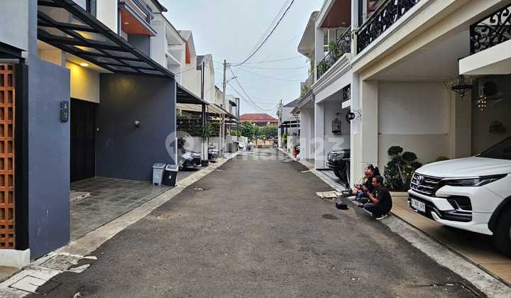 Quick Sale House in Lebak Bulus Near Tb Simatupang Toll Road 2