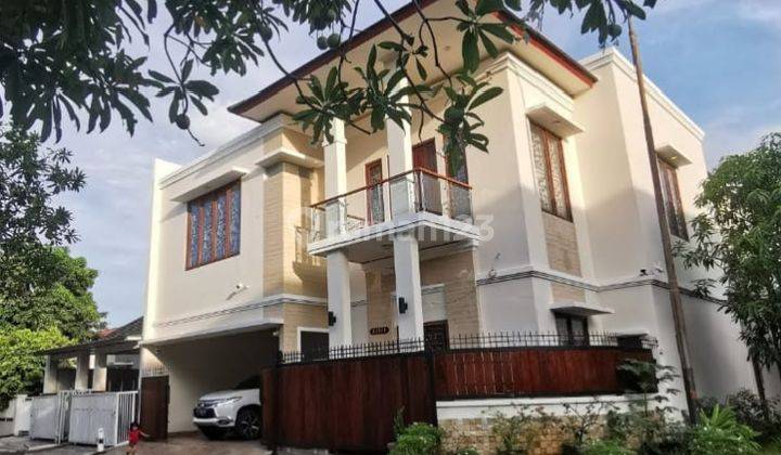 Rumah Mewah Dengn Privat Pool Di Banjar Wijaya Poris Tangerang  1