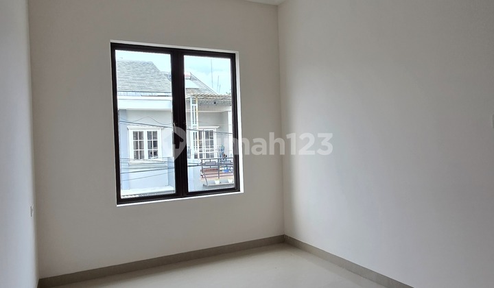 Dijual Cepat Rumah Hoek 3 Lantai, Citra 1 Kalideres Jakarta Barat 2