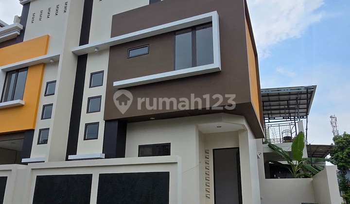 Dijual Cepat Rumah Hoek 3 Lantai, Citra 1 Kalideres Jakarta Barat