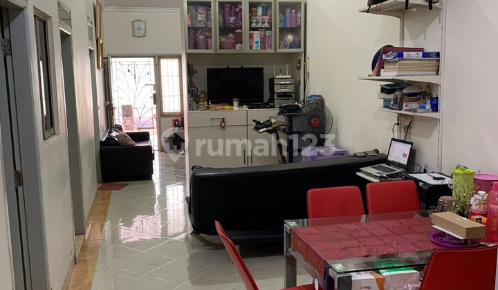 Dijual Cepat Rumah 2 Lt Semi Furnish di Poris Indah, Tangerang