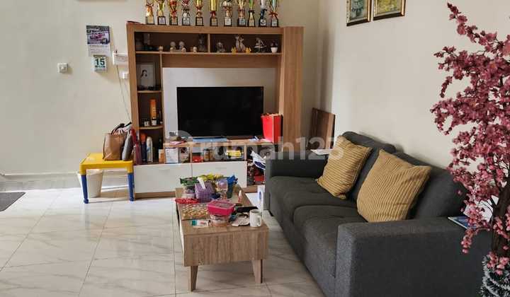 Dijual Cepat Rumah 2 Lt 3 Kamar Furnished di Modernland Tangerang