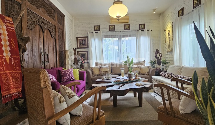 Dijual Cepat Rumah Nuansa Villa Bali di Bintaro Sektor 8 Jakarta