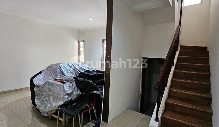 Disewakan Rumah 2 Lt 3 Kamar di Navara Modernland Kota Tangerang 1