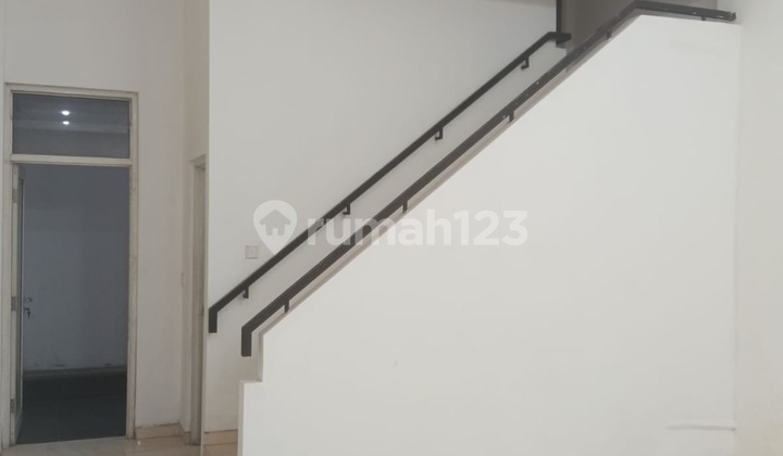 For Rent Fast 3-Story Shop House on Jl Boulevard Alam Sutera Tangerang For Rent Fast 3-Story Shop House on Jl Boulevard Alam Sutera Tangerang