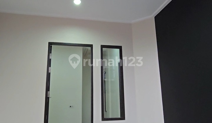 For Quick Sale 3-Story House with 3 Bedrooms in Citra 1, Kalideres, Jakarta 2