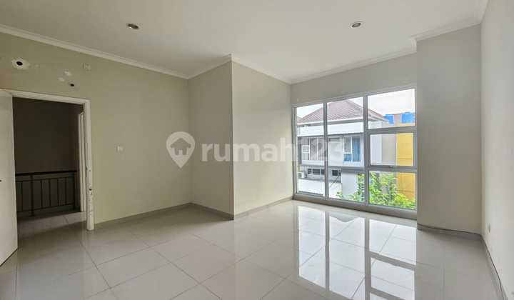 Dijual Cepat Rumah 3 Kamar 2,5 Lt, Atlanta Village Gading Serpong