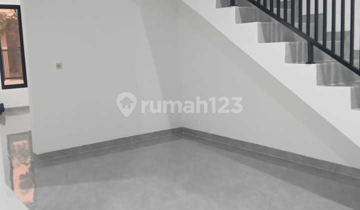Dijual Rumah Hoek di Harapan Indah Bekasi 2