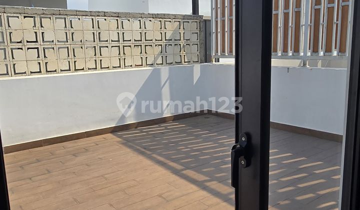 For Rent New House at Maison De Wisteria Metland Menteng 2