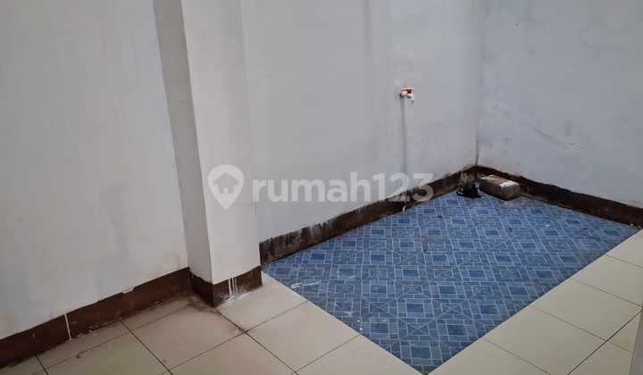 Dijual Rumah Siap Huni di Bulevar Hijau Kota Harapan Indah 2