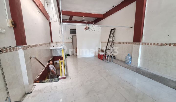 Affordable Price, Neat 3.5-Story Shop House in Koja, North Jakarta 2