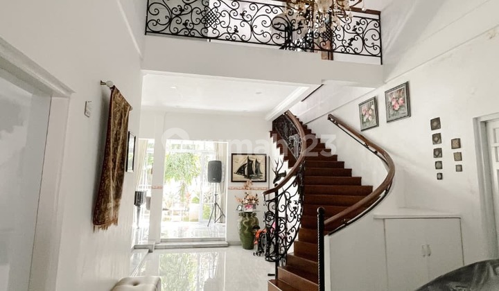 Harga Spesial Rumah Mewah 2 Lantai di Menteng Harga Spesial Rumah Mewah 2 Lantai di Menteng