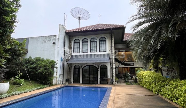 Luxury House for Quick Sale in Kemang, Pasar Minggu, Near SPH Kemvil 2