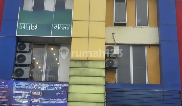 Ruko 3 Lantai Hadap Jalan Di Grand Wisata Bekasi 71.0 m² SHM
