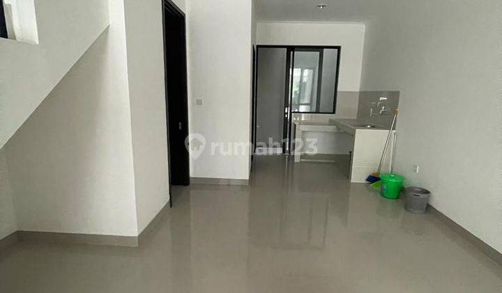 Rumah 2 Lantai Milenial Pik2 Cluster Baltimore Semi Furnished SHM 2